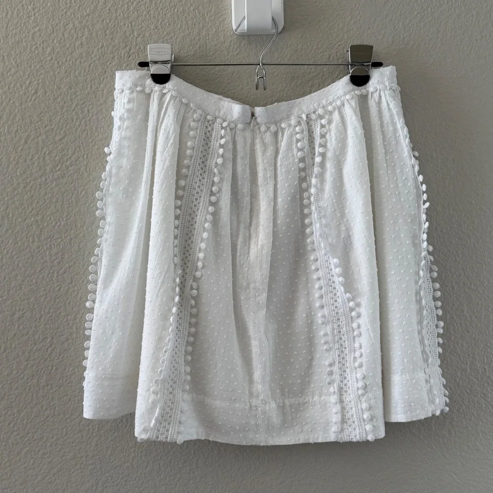 J.Crew Mini Skirt Crochet Lace White Cotton Swiss Dot Pom Pom Summer Boho 8 EUC - Picture 12 of 14